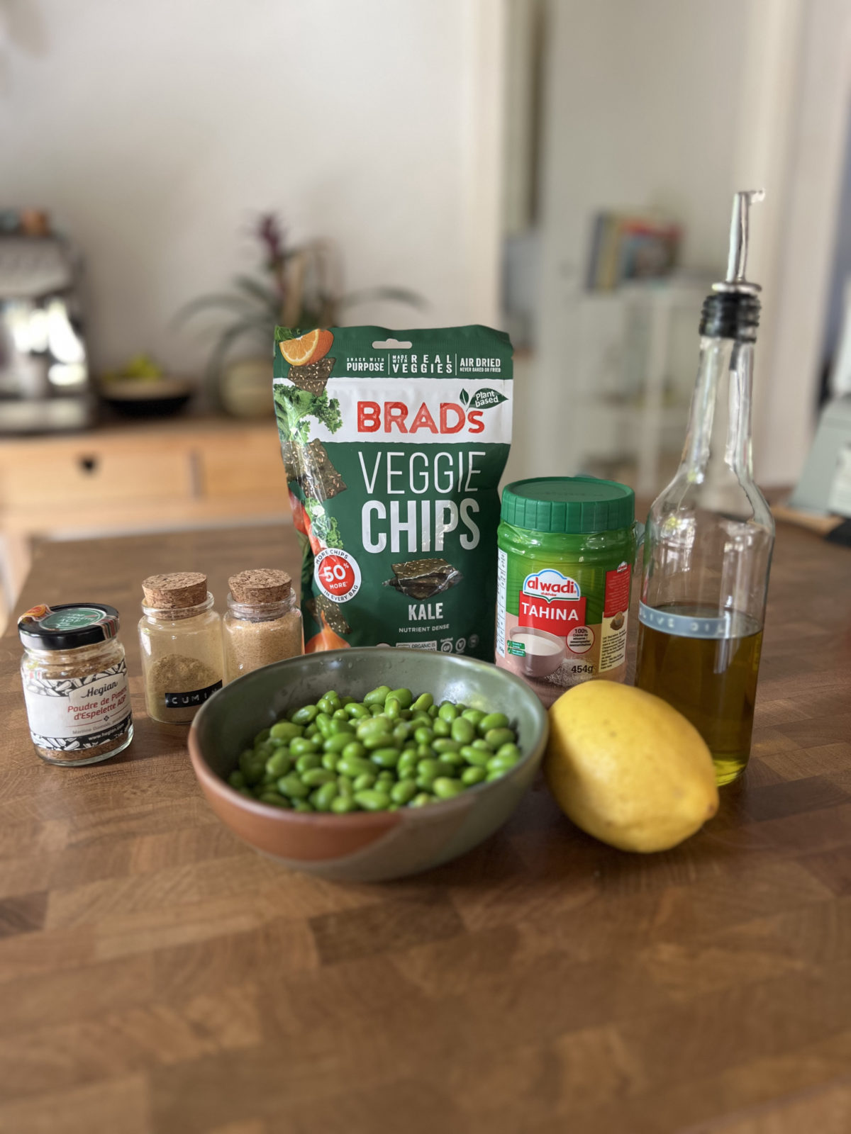 ingrédients pour la recette de dip edamame et veggie chips de Brad's